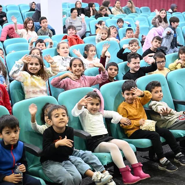 Gaziosmanpaşa'da Çocuklar İçin Sinema Etkinliği Düzenlendi