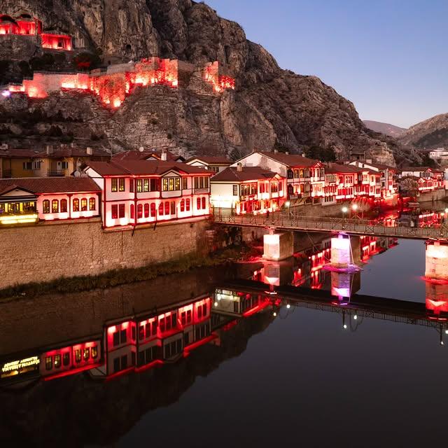 Amasya'nın Renkli Şehir Aydınlatması