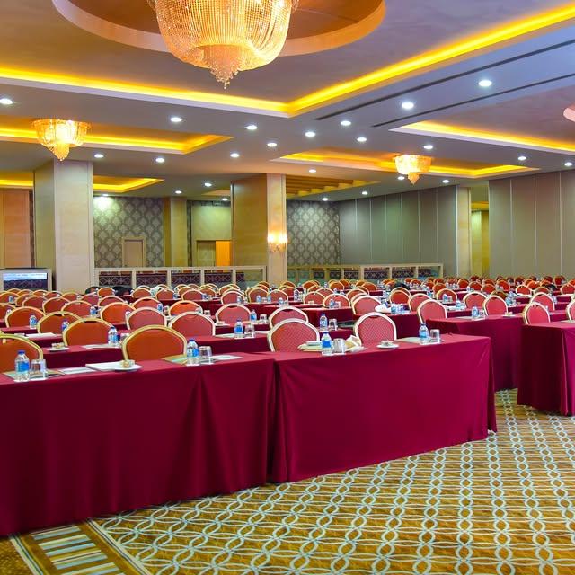 Royal Holiday Palace: İş Dünyası İçin Lüks ve Pratiklik Bir Arada