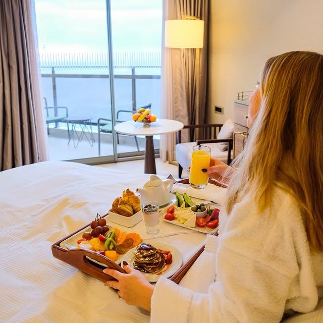 Mersin HiltonSA, Olağanüstü Akdeniz Manzarasıyla Benzersiz Bir Kahvaltı Deneyimi Sunuyor