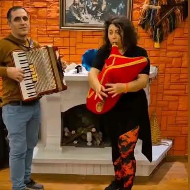 Artvin'de Akordiyon ve Tulum Ustalarının Muhteşem Performansı