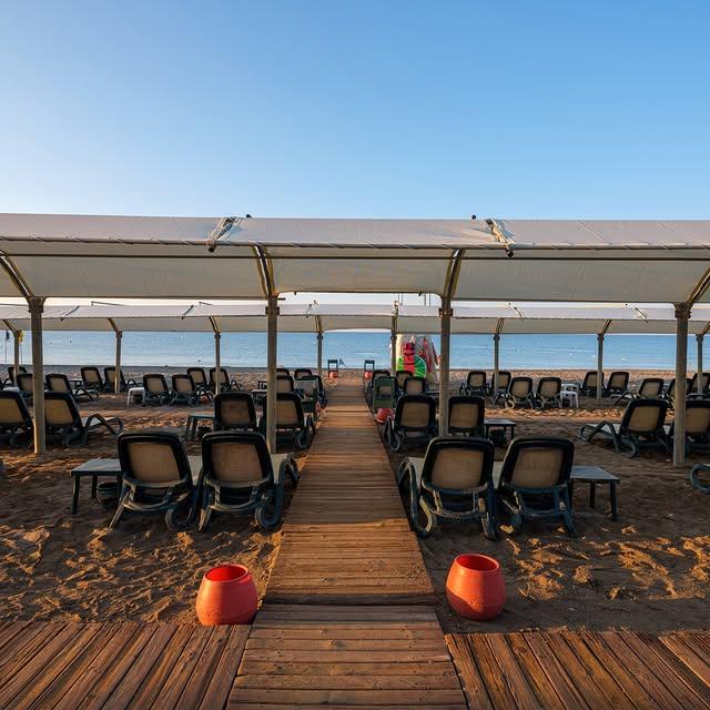 Antalya'nın Lüks Tatil Seçenekleri: Aydınbey Famos Resort'un Deniz Kenarında Sunmuş Olduğu Benzersiz Deneyimler