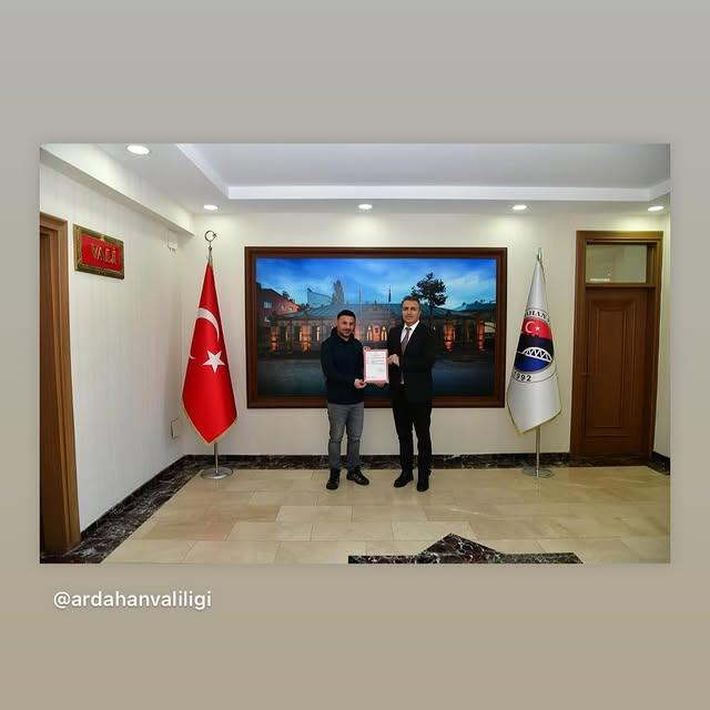 Valimiz Hayrettin Çiçek Kültür ve Turizm Bakanlığı tarafından ilimizin ilk resmi seyahat acentası belgesi alan Uğurludağ Seyahat Acentesi Yetkilisi Fuat Yıldırımı kabul etti