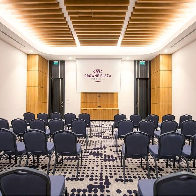Crowne Plaza Ankara'da İş Toplantılarınızı Bir Adım Öteye Taşıyan Modern Salonlar