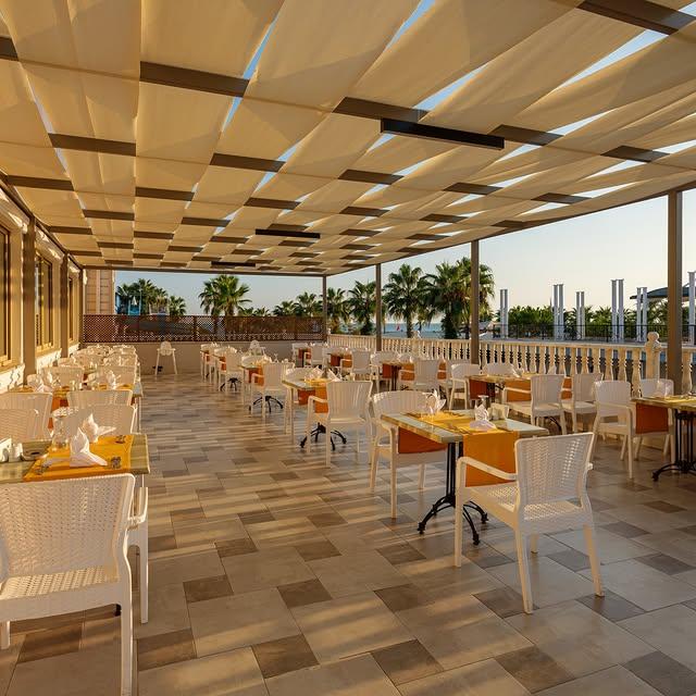 Aydınbey Famous Resort: Güneşin Batışıyla Birlikte Unutulmaz Anlar