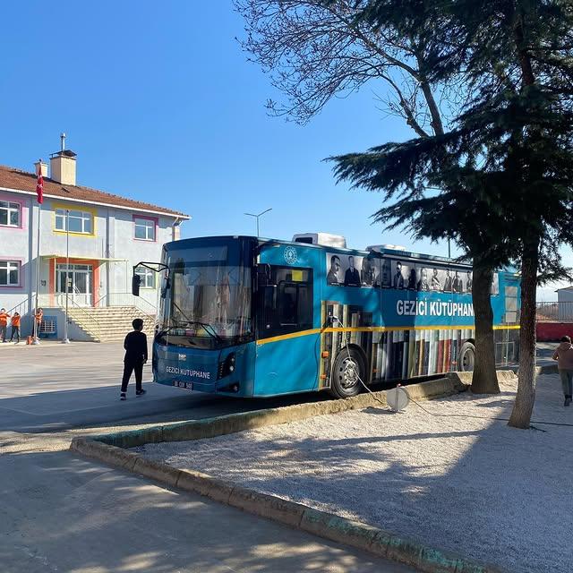 Edirne'de Gezici Kütüphane Etkinliği: Okullarda Kitap Sevgisi Fırtınası