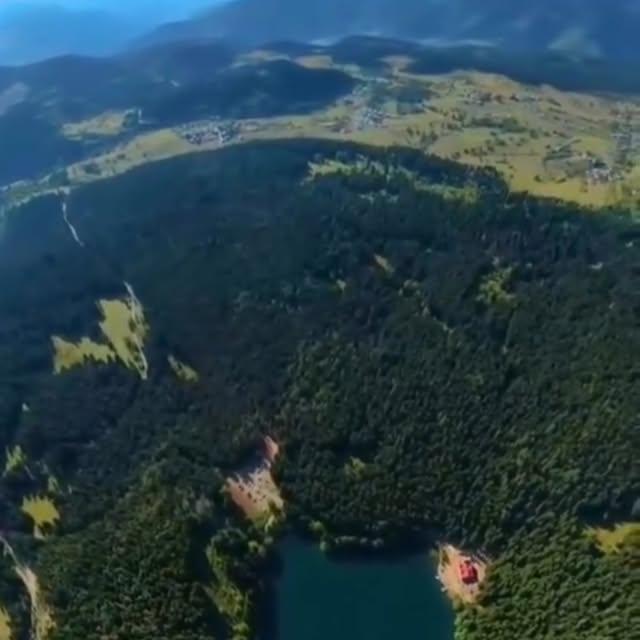 Artvin'in Şavşat İlçesinde Karagöl, Baharda Büyülü Görüntüler Sunuyor
