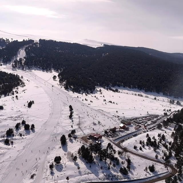Yalnızçam Kayak Merkezi, Kış Sporları Tutkunlarına Kristal Kar ve Muhteşem Manzara Sunuyor