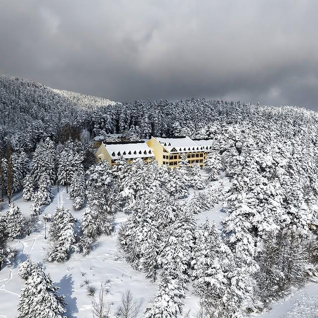 Abant Palace Hotel, Göl Manzaralı Konforlu Kaçamağı Sunuyor
