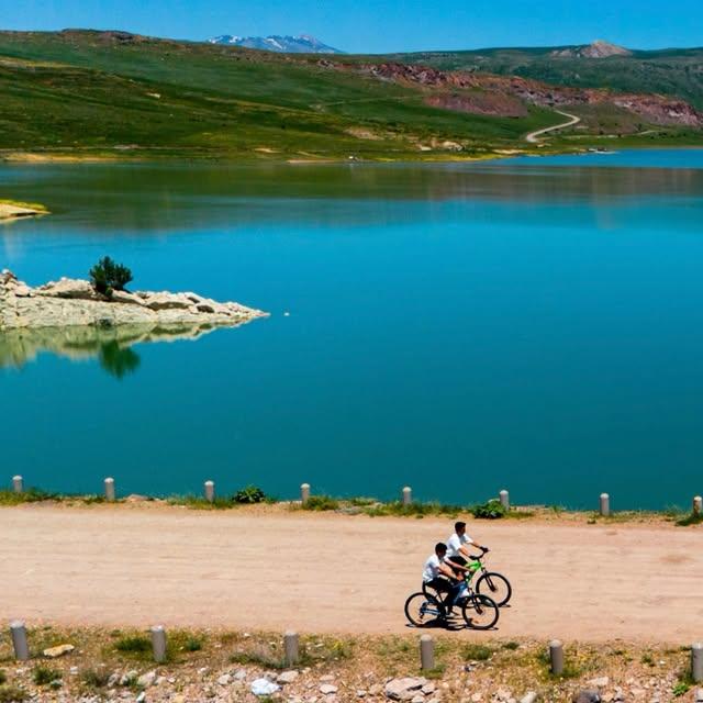 Yazıcı Barajı'nda Bisikletle Doğa Keşfi: Göl Manzarası ve Keyifli Pedal Çevirme