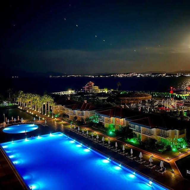 Radisson Blu Resort & Spa Çeşme'de Ay Işığı Altında Özel Anlar