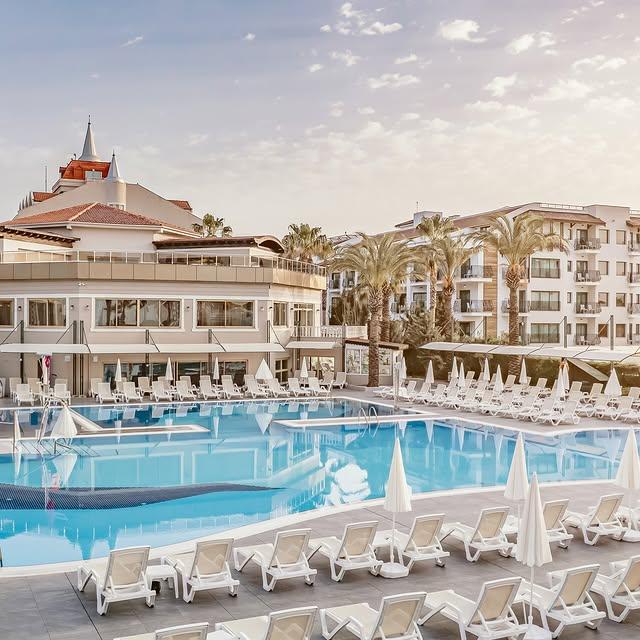 Aydınbey Famous Resort’ta Yaz Tatili Trendleri Başladı