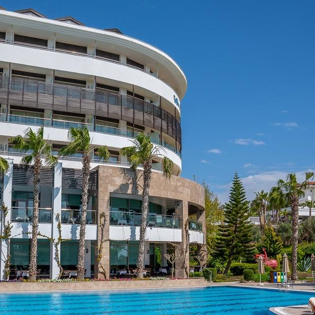 Alba Royal Hotel'in Havuzunda Olay: Yüzme Keyfi Ortadan Kalktı