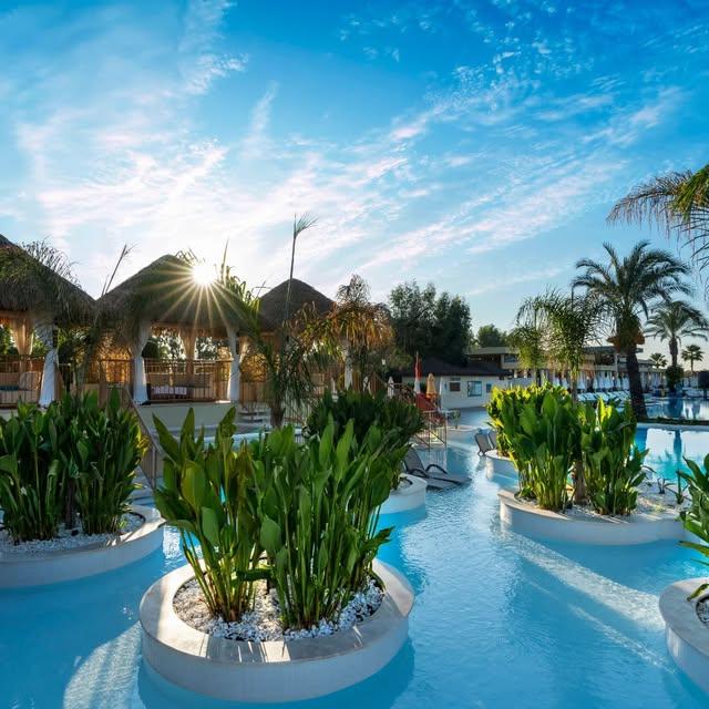 Liberty Lara Havuz Localarında Özel Cennet Deneyimi