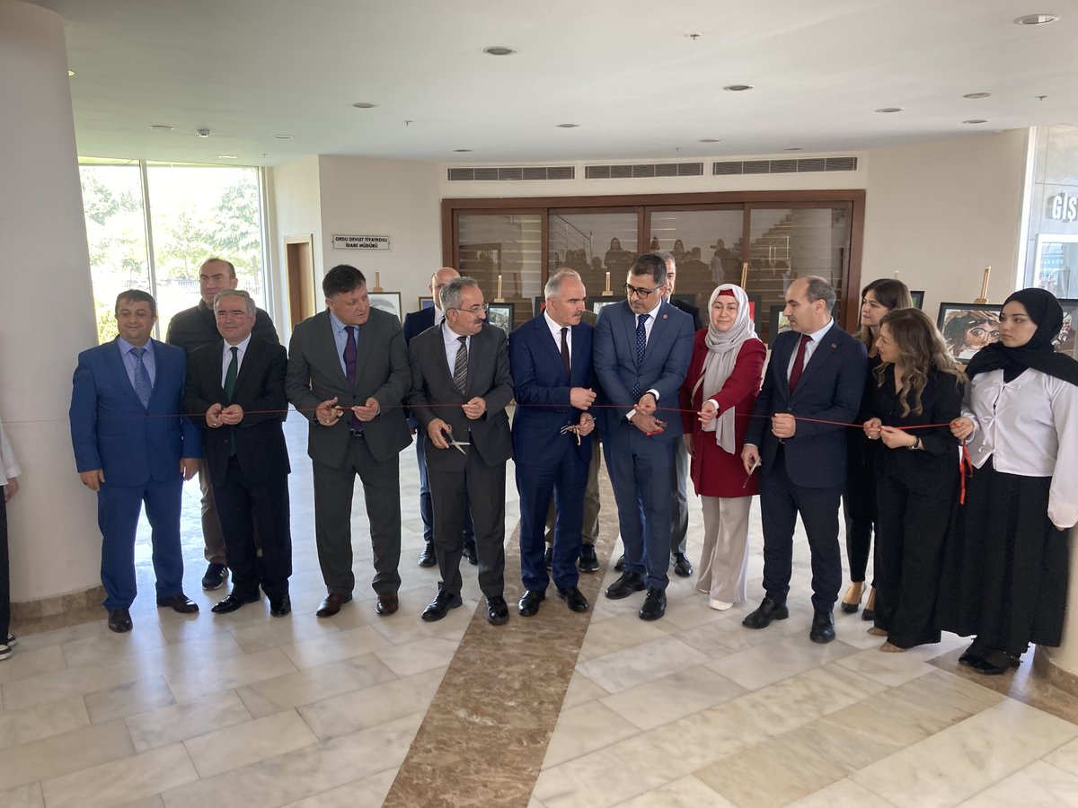 Ordu'da Öğrencilerin Resim Sergisi Açıldı