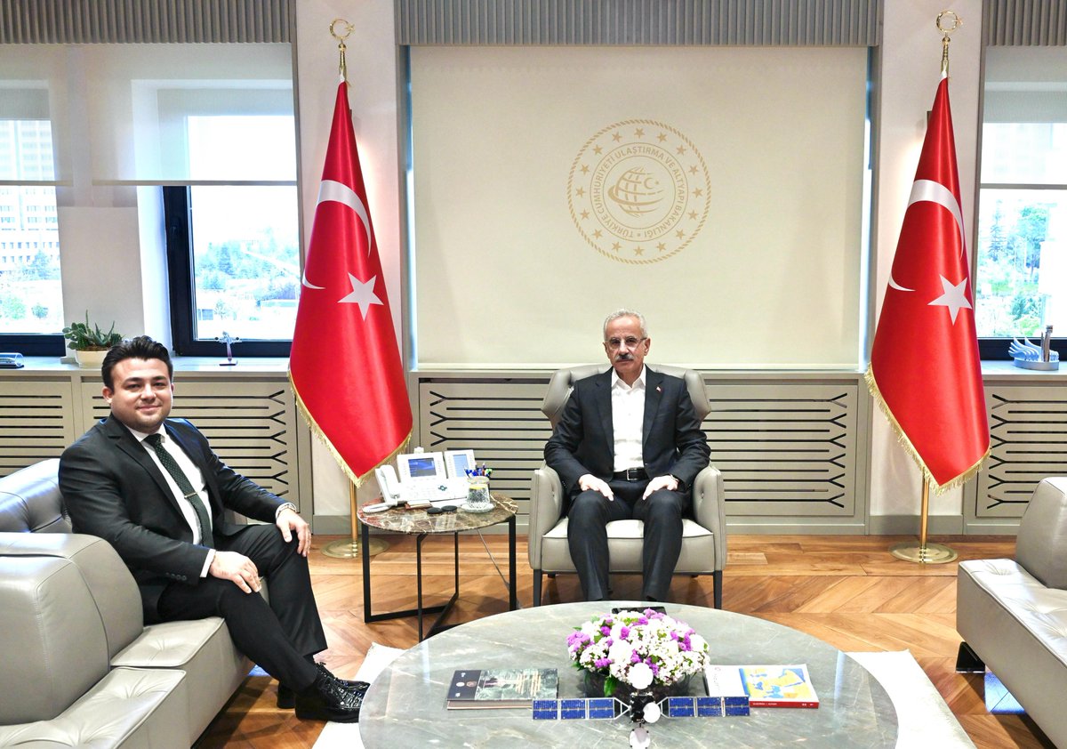 Ulaştırma Bakanı Uraloğlu, TikTok Türkiye Başkanı ile Dijital Güvenlik Konusunu Gündeme Getirdi