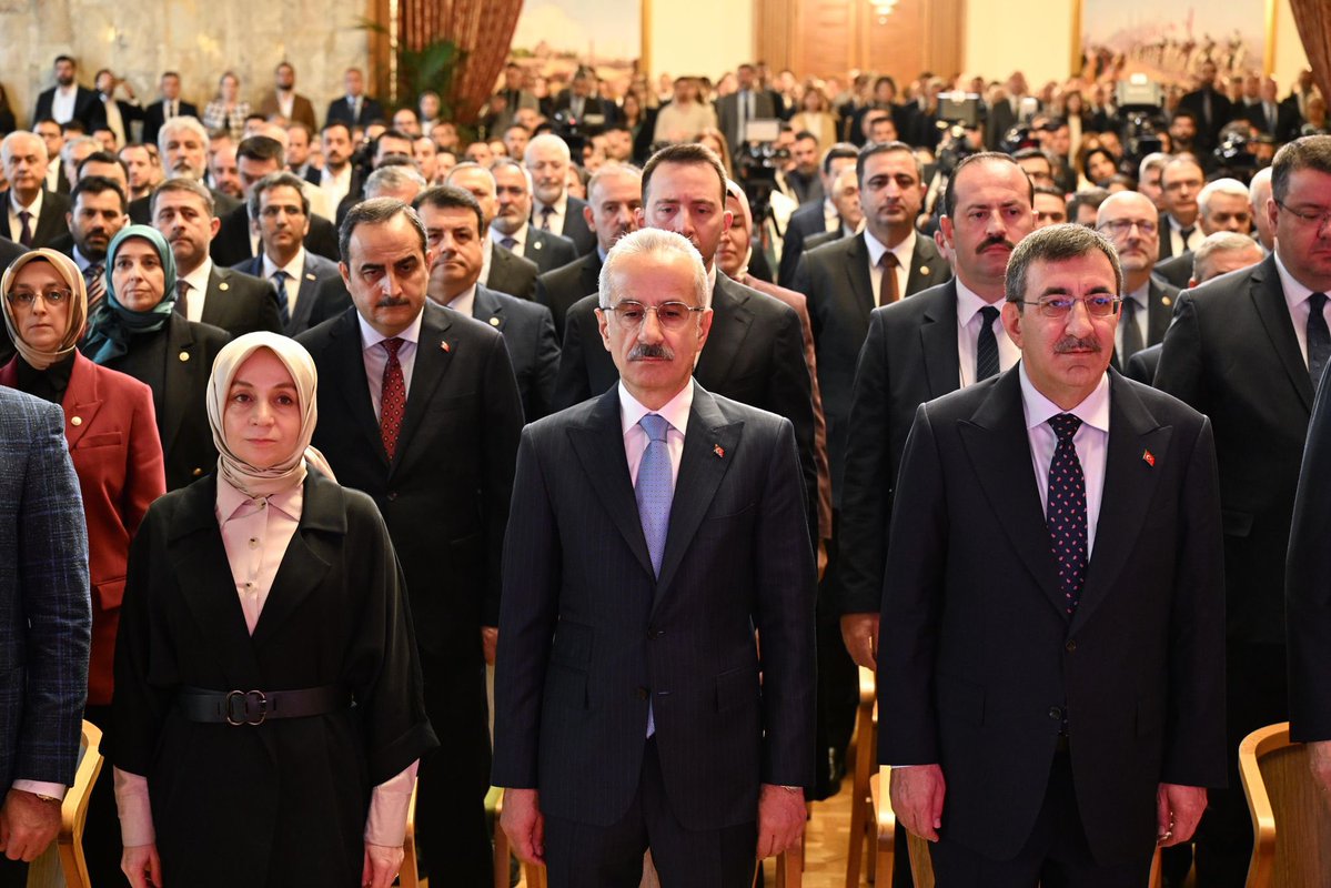 Ulaştırma Bakanı Uraloğlu, Yapay Zeka Zirvesi'nde Veriden Karara Süreçlerini Değerlendirdi