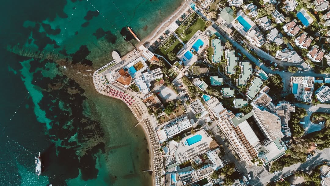 Royal Asarlık Beach, Bodrum'da Hizmet Veriyor