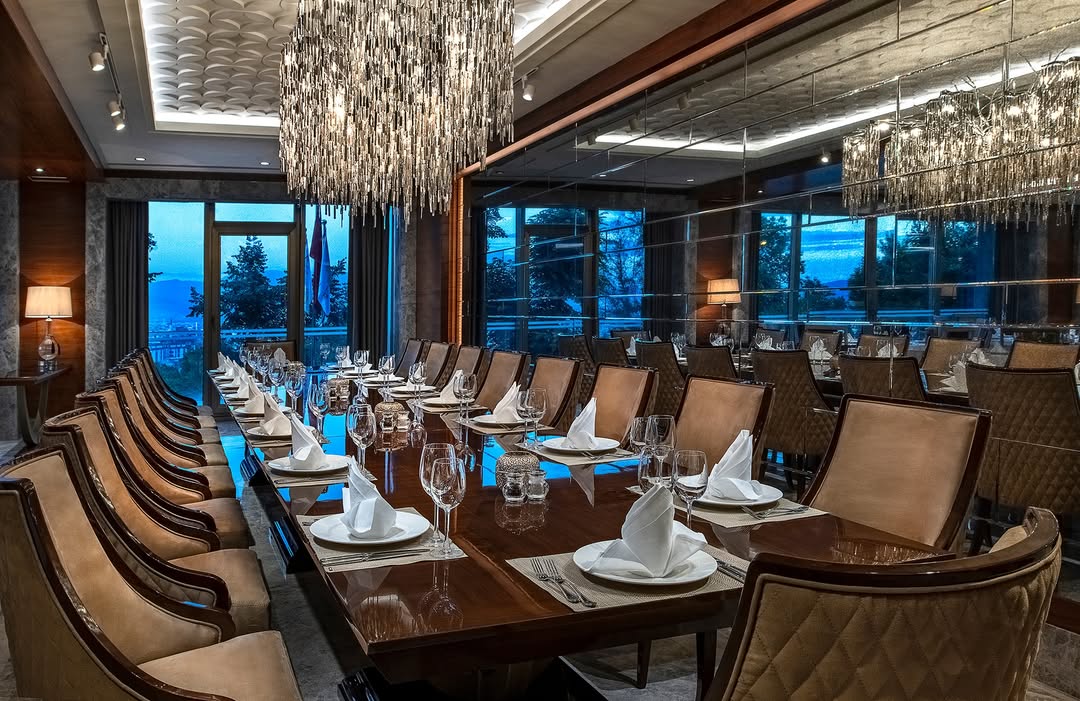 Mövenpick Bursa'da Hanedan Restoran, Manzara ve Lezzeti Buluşturuyor