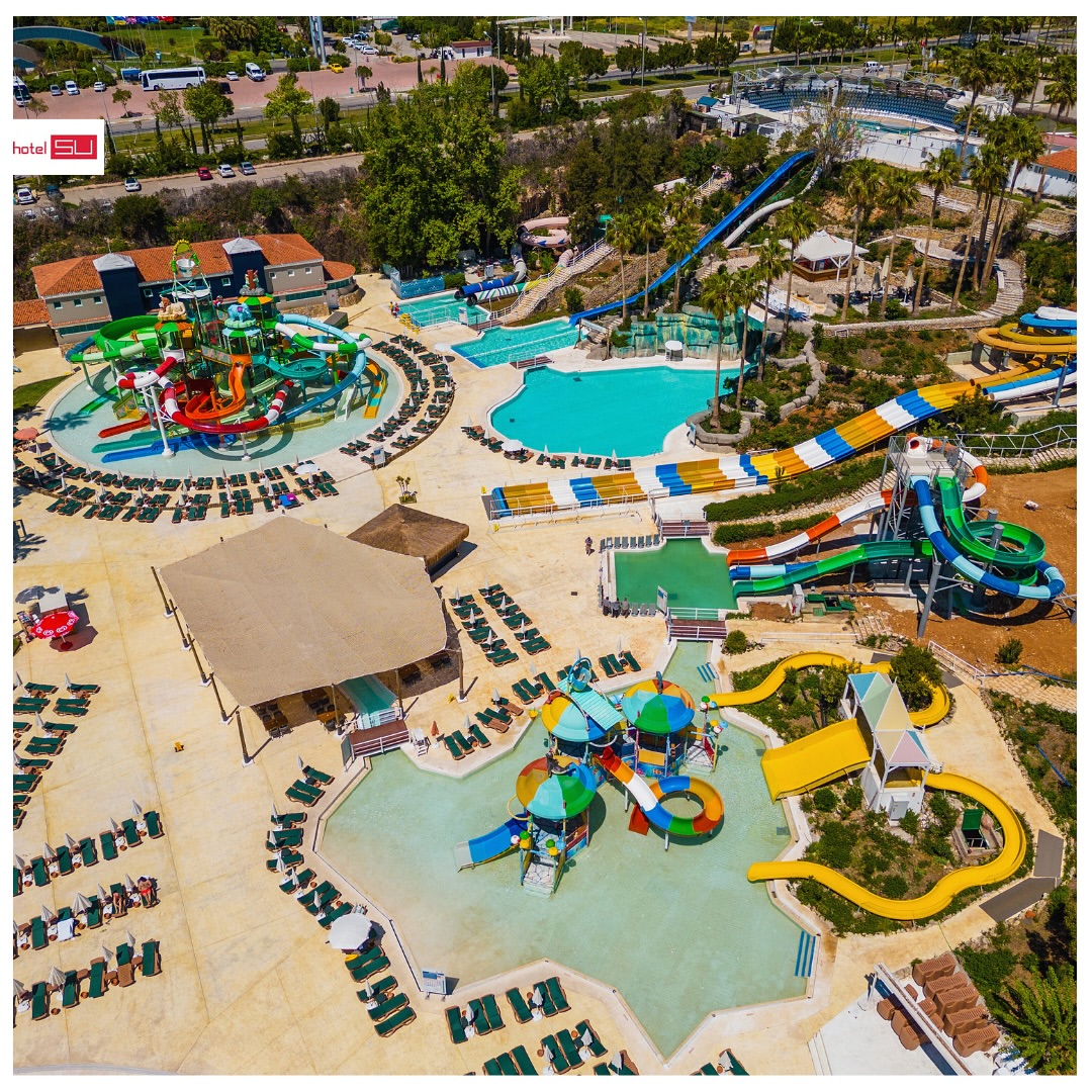 Antalya'daki Hotel SU, Renkli Aqua Parkı ile Dikkat Çekiyor