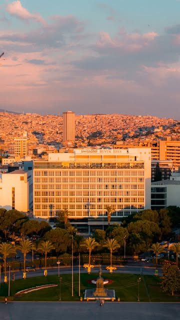 Swissotel Grand Efes İzmir'de Konuklarını Ağırlamaya Devam Ediyor