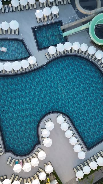 Bella Resort Hotel, Havuz Başı Tatil Hayalini Gerçeğe Dönüştürüyor