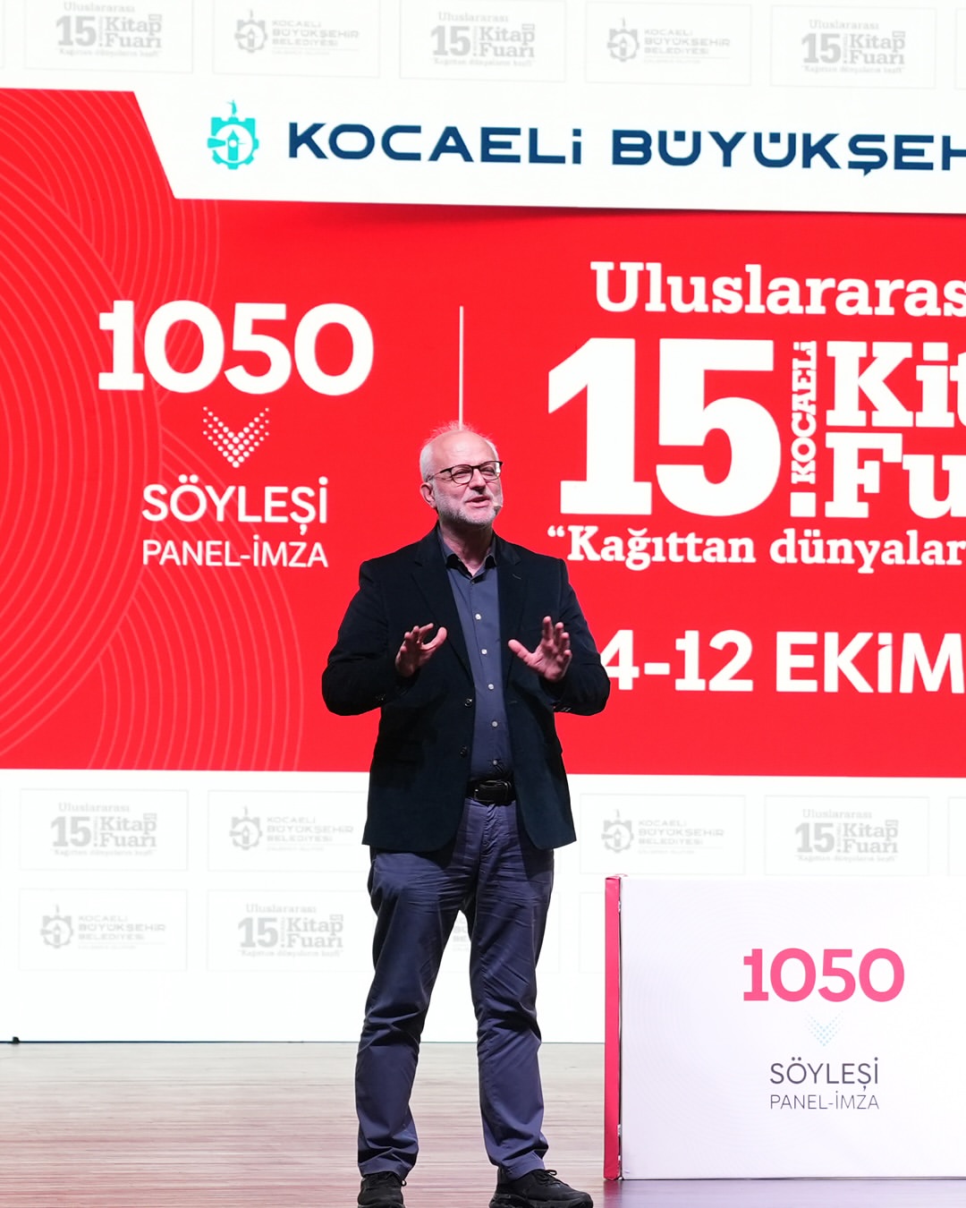 Prof. Dr. Kemal Sayar, Kocaeli Kitap Fuarı'nda Okuyucularıyla Buluştu