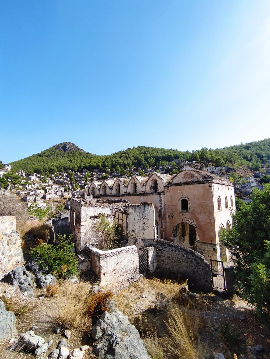 Fethiye'deki Tarihi Kayaköy, Ziyaretçilerini Zamanda Yolculuğa Çıkarıyor