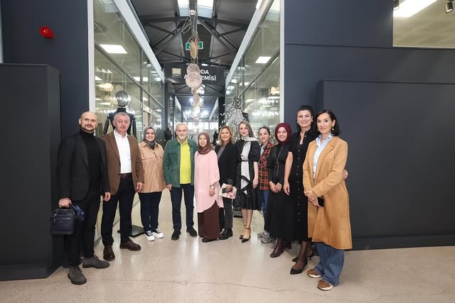 Devlet Sanatçısı Devrim Erbil, Kocaeli'de Sanatseverlerle Buluştu