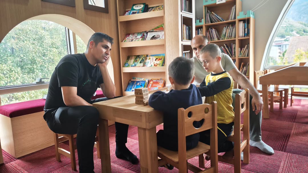 Ardanuç İlçe Halk Kütüphanesi'nde Cumartesi Etkinlikleri Yoğun İlgi Görüyor