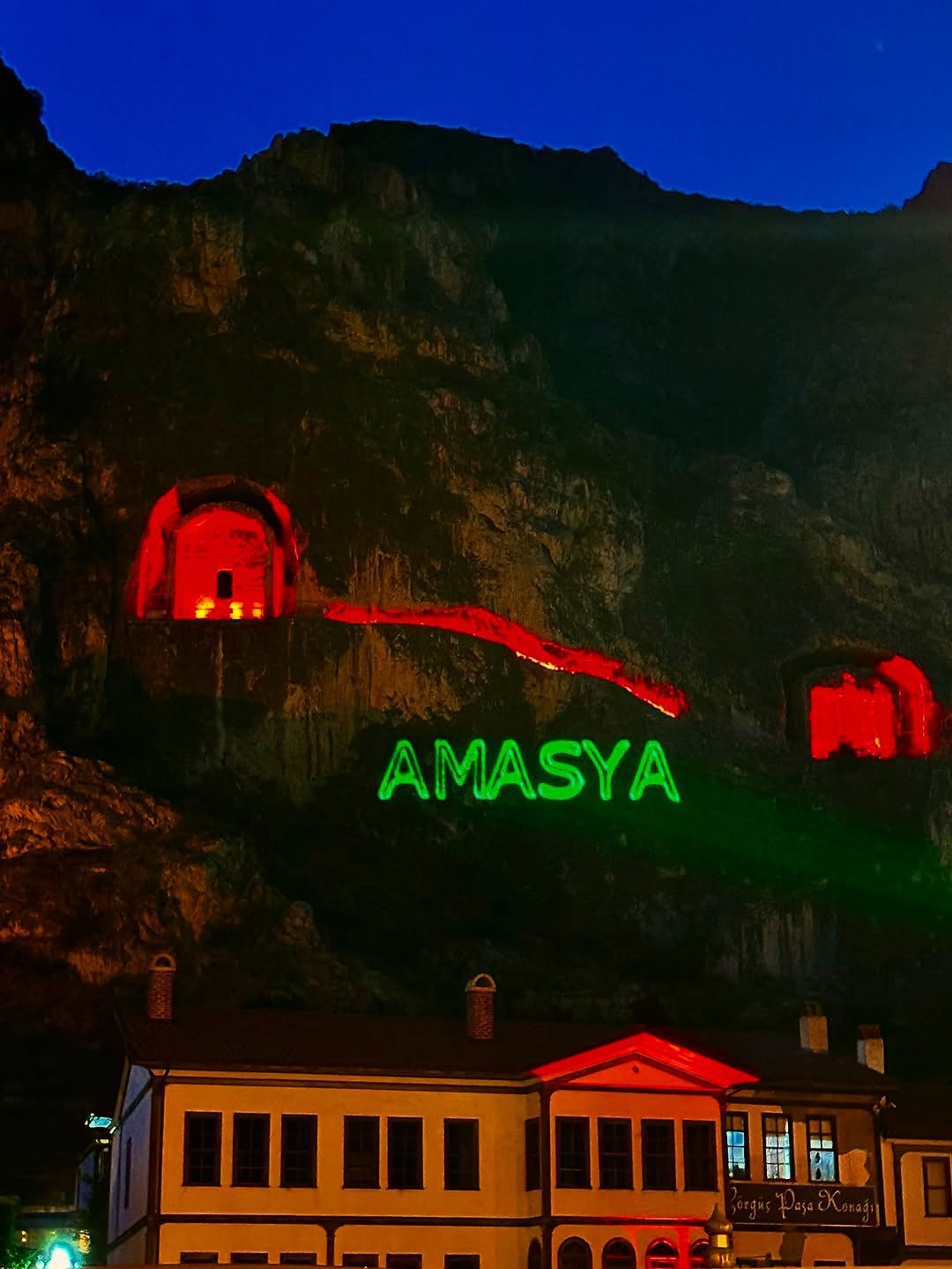 Amasya'da Sosyal Medyada Dikkat Çeken 'Adını Dağlara Yazdım' Paylaşımı