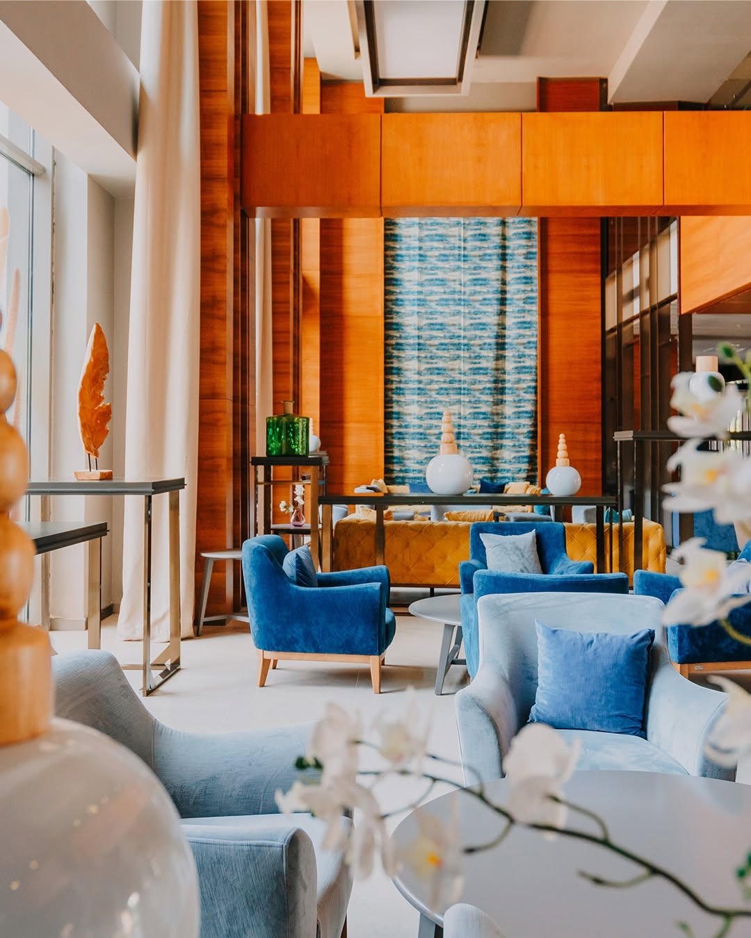 Serra Palace Hotel'de Lobi Deneyimi: Günün Her Saatine Hitap Eden Bir Atmosfer