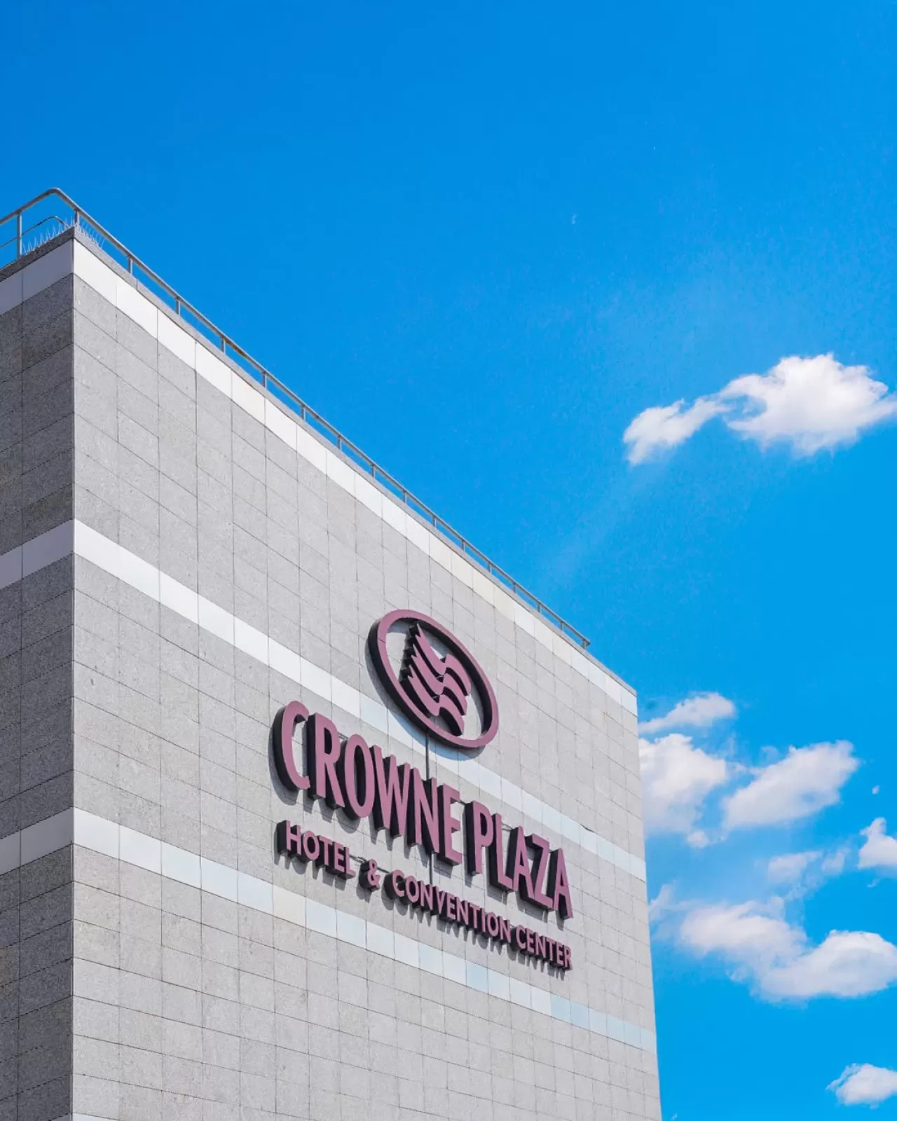 Crowne Plaza Ankara, Şehrin Kalbinde Konfor ve Modern Mimari Sunuyor