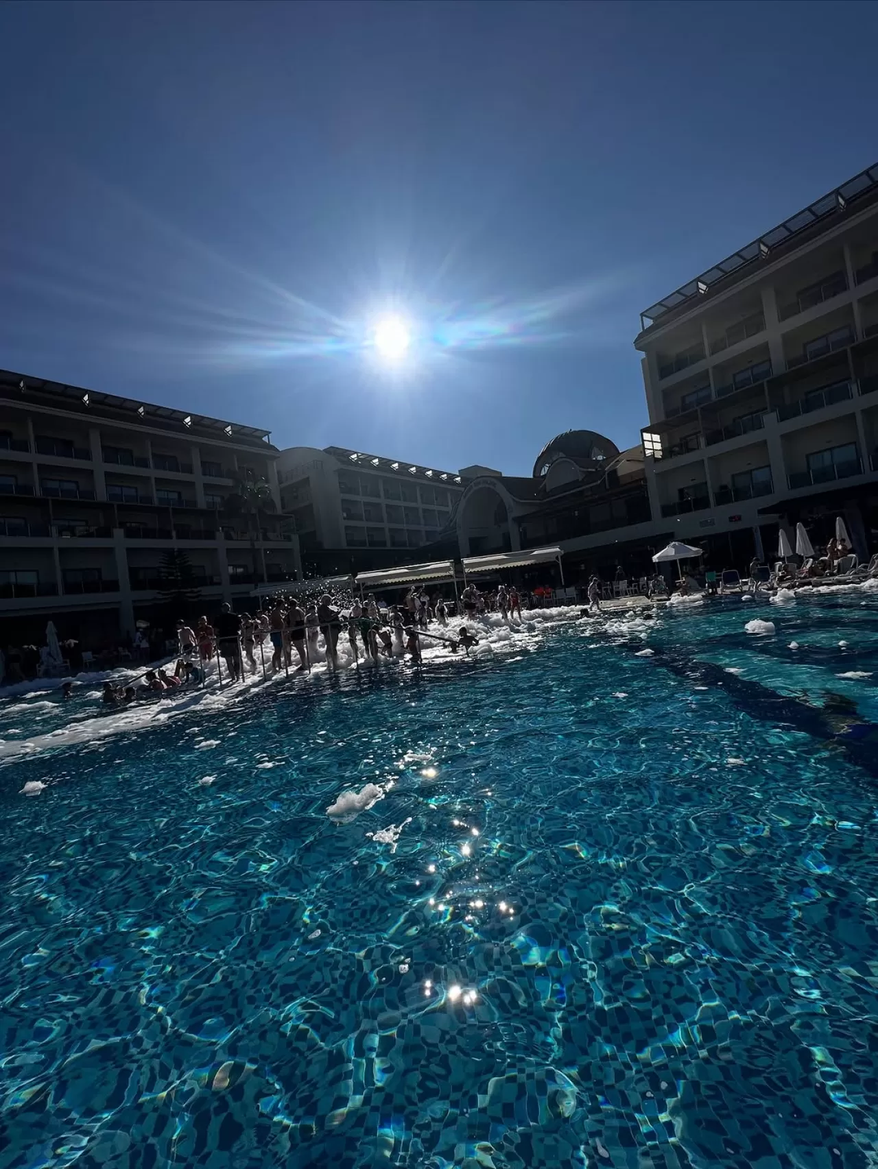 Seher Hotels, Ekim Ayında Havuz Partisi Düzenledi