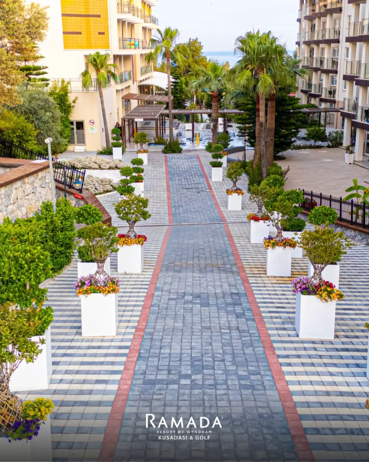 Ramada Resort Kuşadası, Renkli Tatil Deneyimi Sunuyor