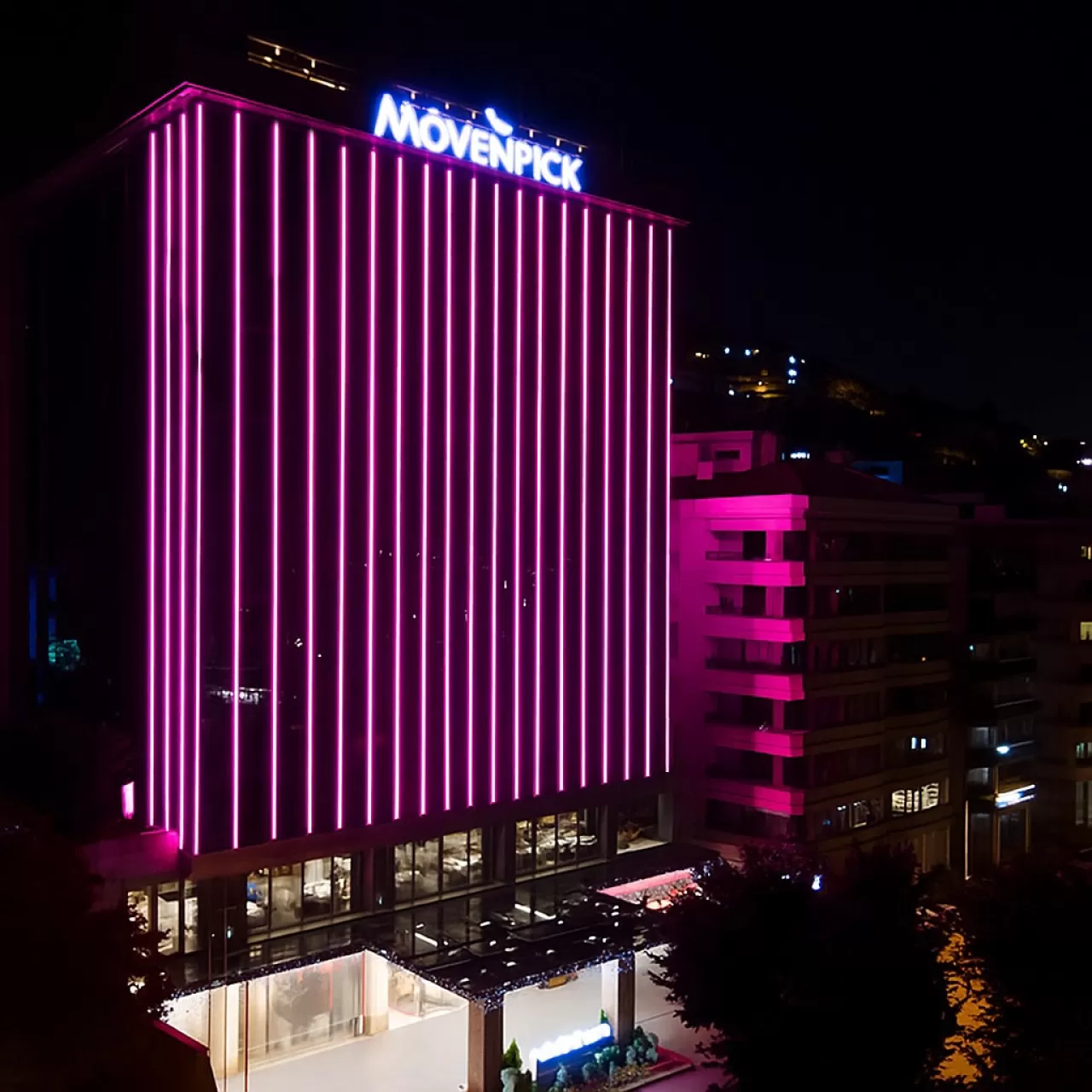 Mövenpick Bursa, Meme Kanseri Farkındalığı İçin Pembe Işıkla Aydınlanıyor