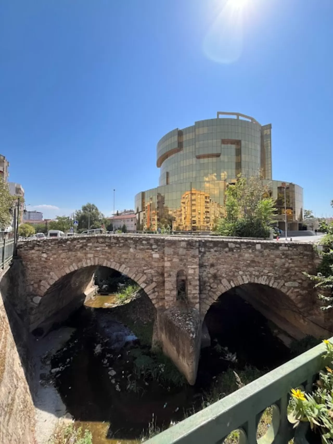 Aydın'da Tarihi Çavuş Köprüsü, Şehrin İki Yakasını Birleştiriyor