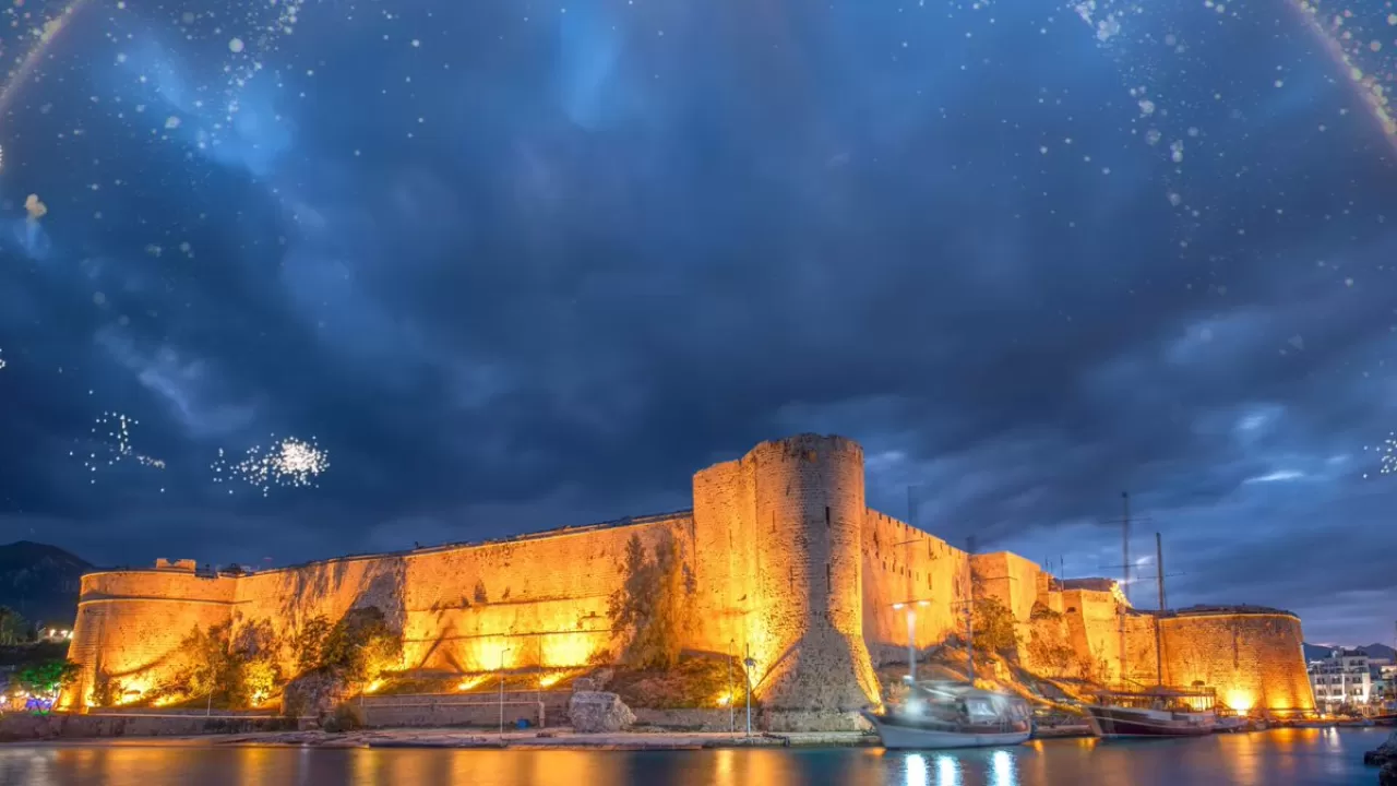 Kıbrıs'ta 2026 Yılbaşı Gecesi için Konser ve Konaklama Paketleri Açıklandı