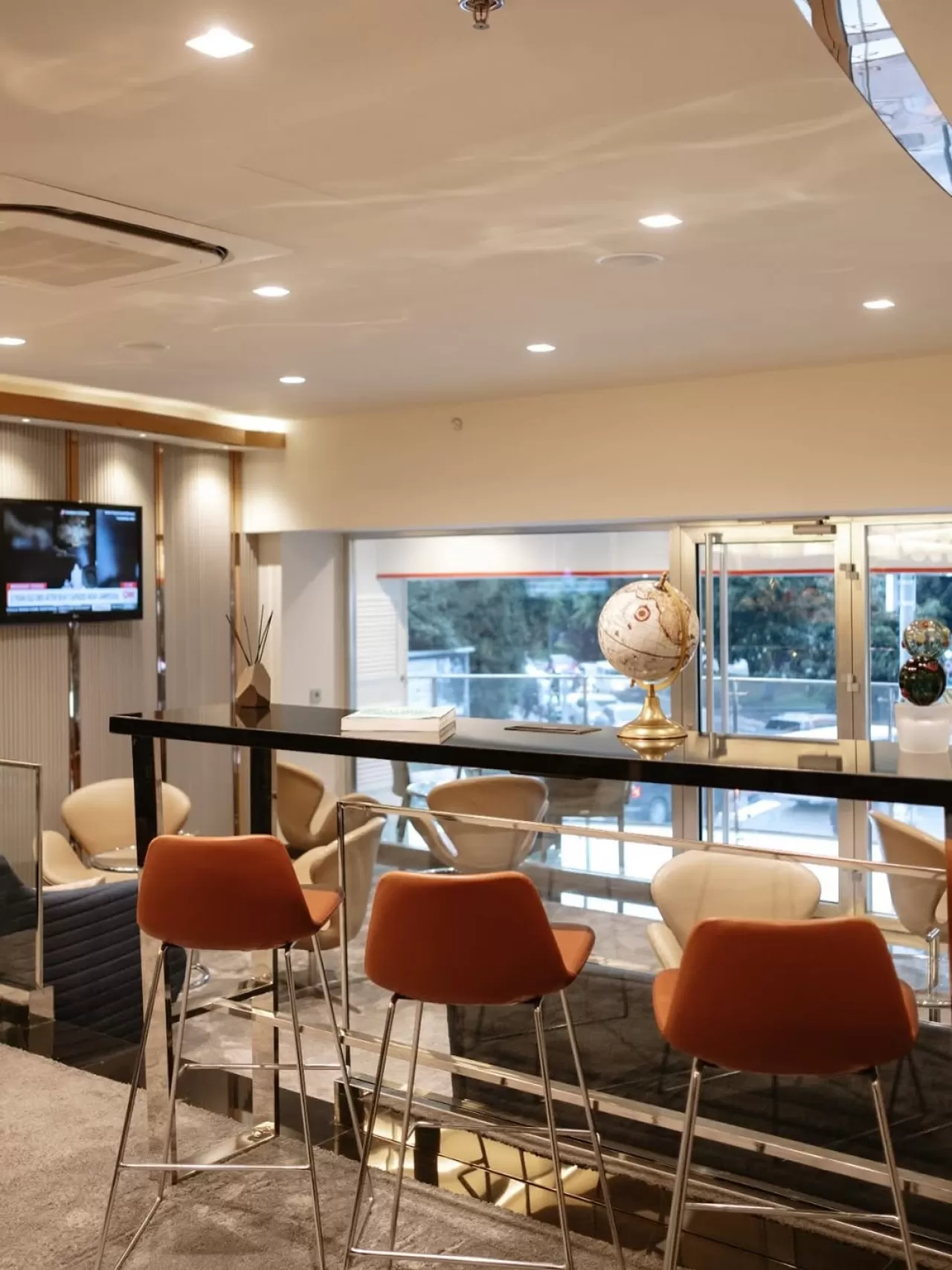 Renaissance İzmir Hotel'in Club Lounge'u Misafirlerine Özel Bir Deneyim Sunuyor