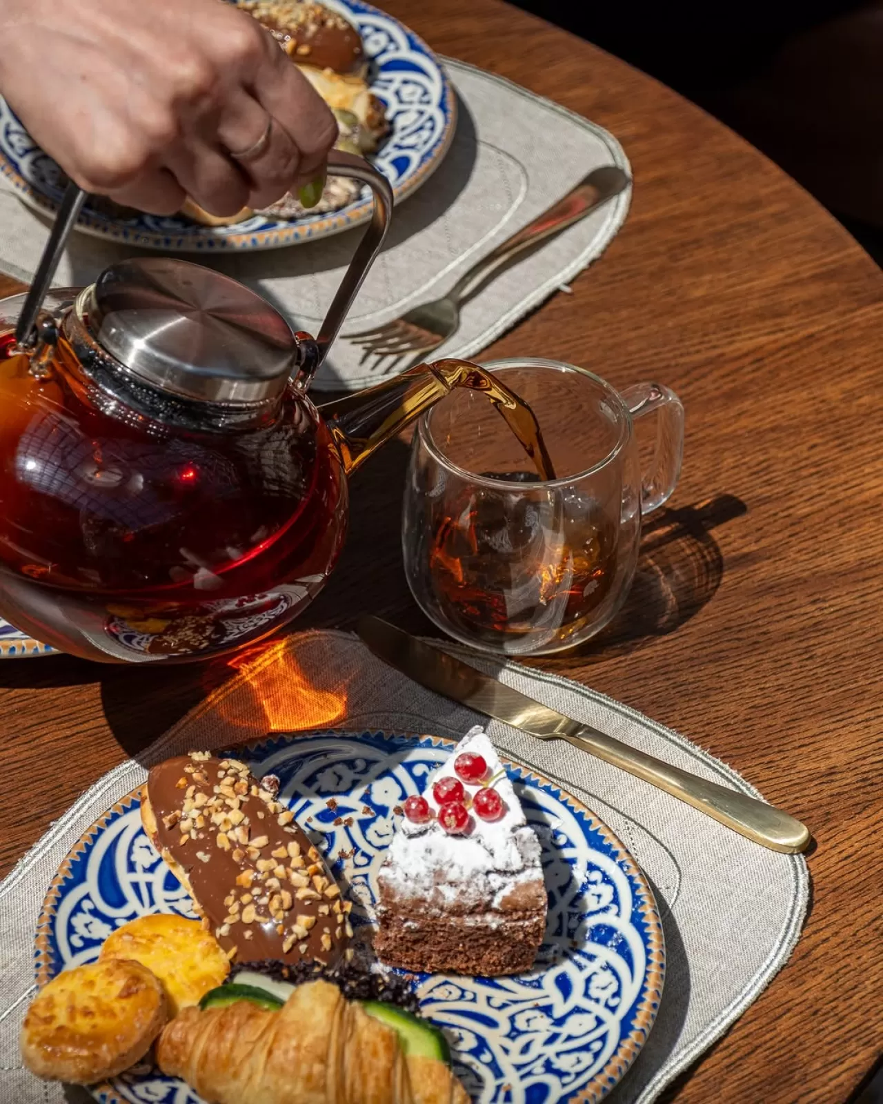 Swissôtel Uludağ Bursa'da Geleneksel Çay Saatleri, Misafirler İçin Huzur Buluşmasına Dönüşüyor