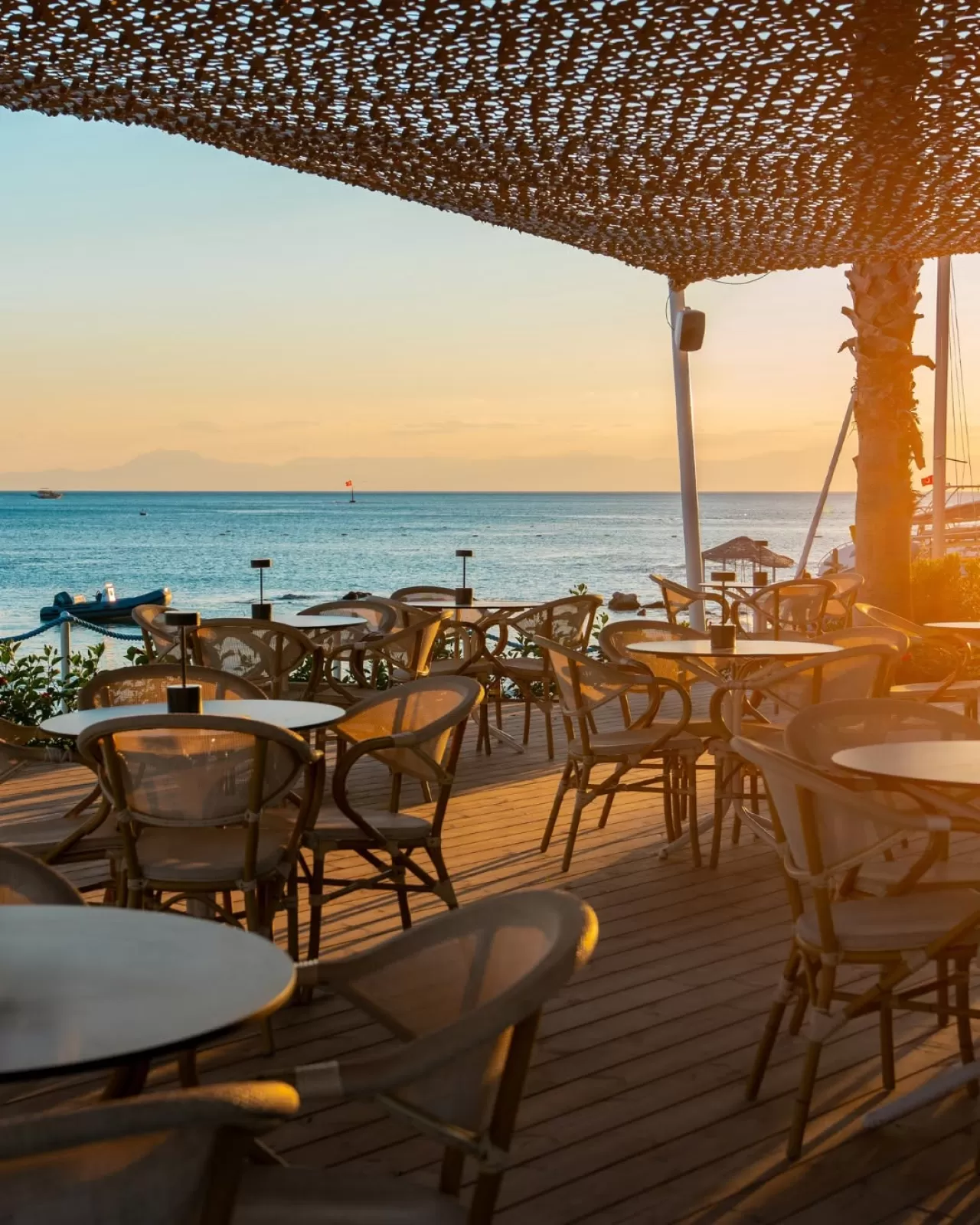Hotel Turquoise, Deniz Manzarası Eşliğinde Gastronomik Deneyim Sunuyor