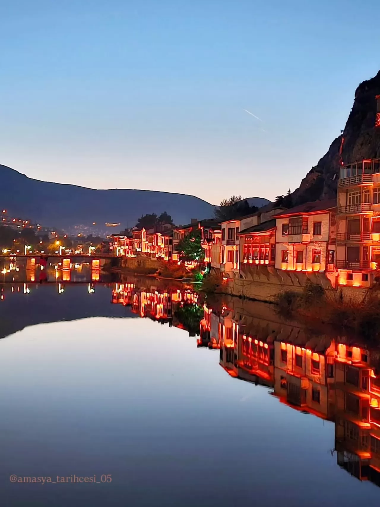 Amasya'da Yeşilırmak'ın Sularında Tarih ve Doğa Buluşuyor