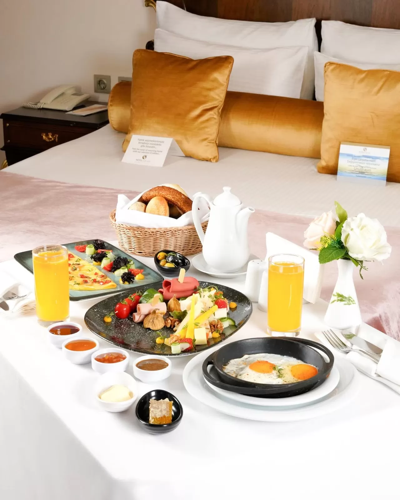 Hotel İçkale'de Konuklara Özel Oda Servisinde Gastronomi Deneyimi