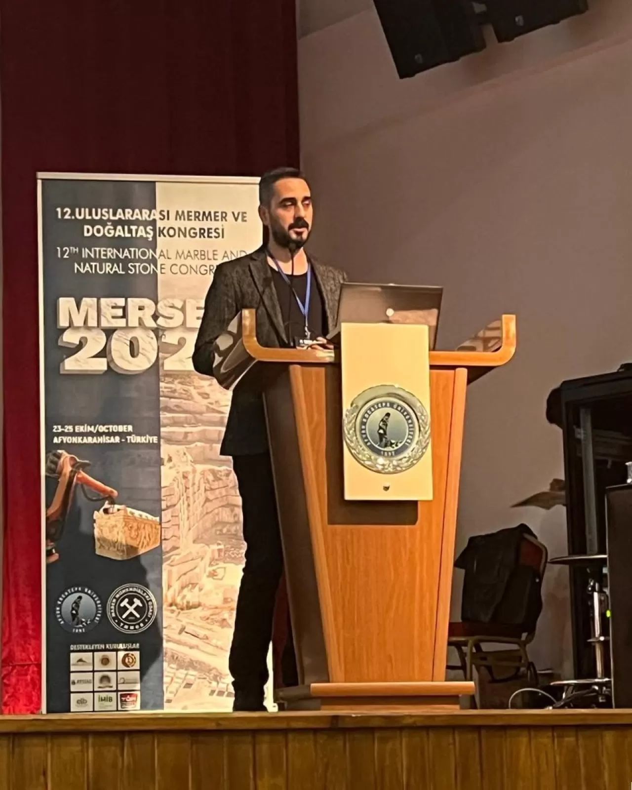 AKÜ Güzel Sanatlar Fakültesi Akademisyenleri Uluslararası Sempozyumda Bildiri Sundu