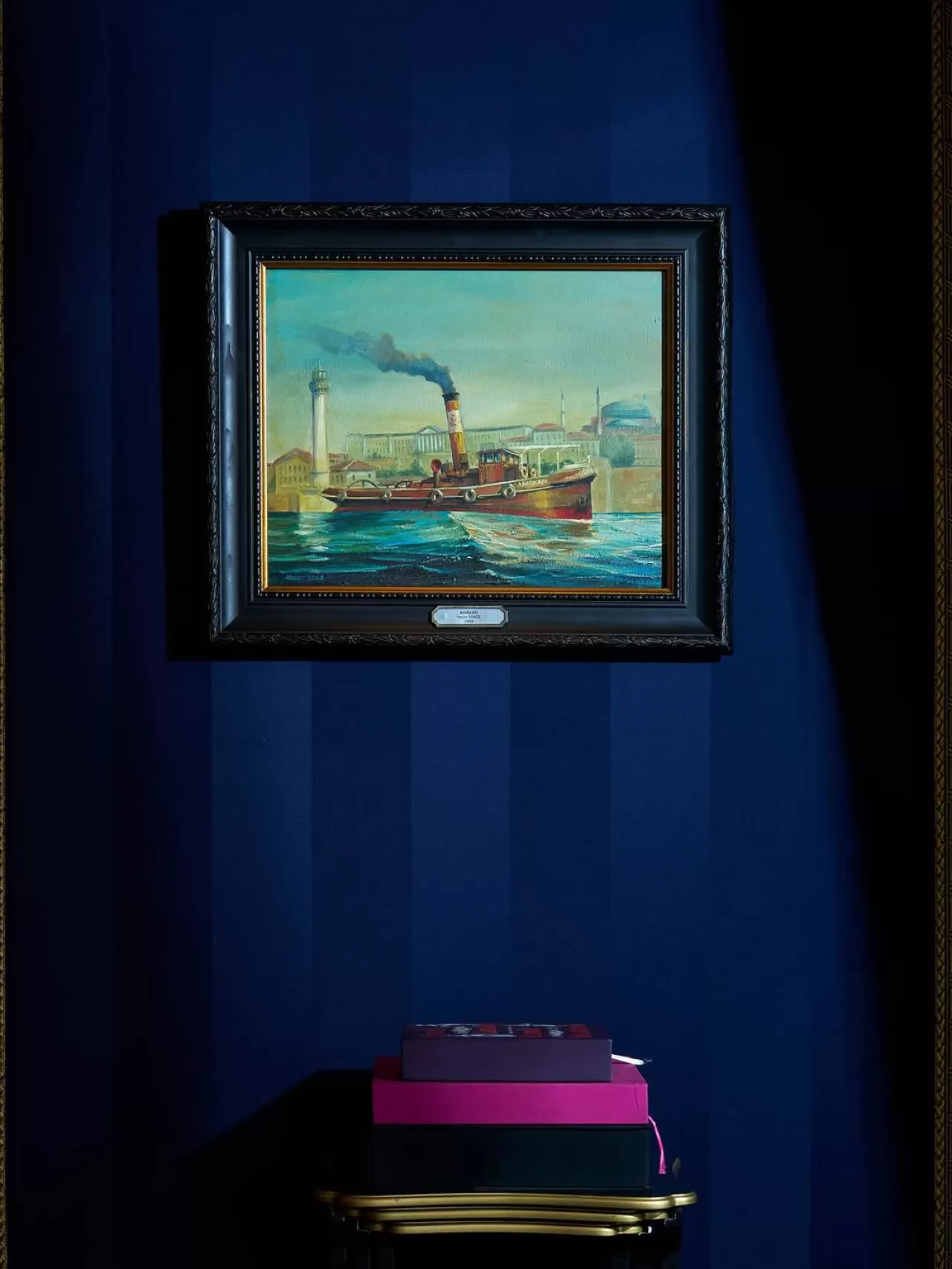 Divan İstanbul'un Duvarlarında İstanbul'un Öyküsü Modern Çizgilerle Yeniden Hayat Buluyor