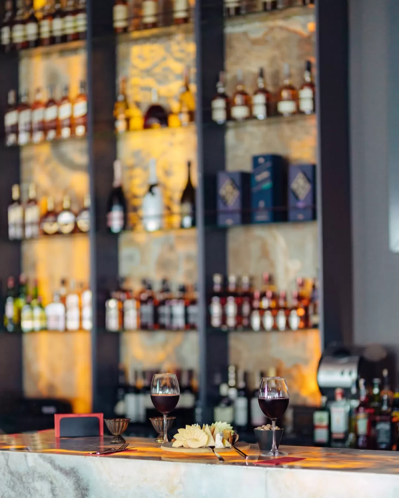 Ramada Plaza Trabzon'da Gourmet Bir Deneyim: Rouge Bar'da Peynir ve Şarap Keyfi