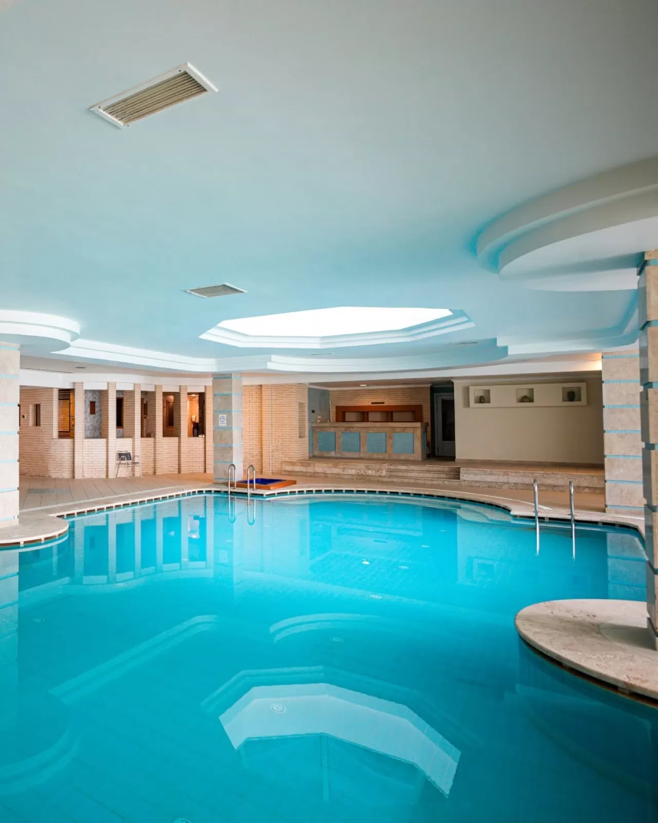 Pine Beach Belek, Huzur ve Yenilenme Arayışındaki Tatilcileri Suyun Dinginliğiyle Buluşturuyor