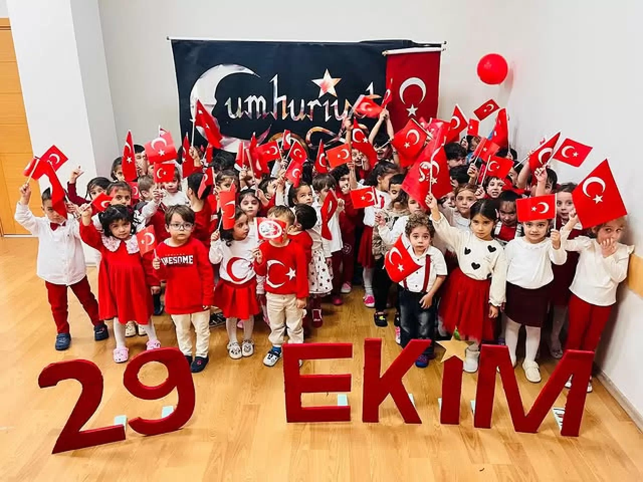 Pendik'te 29 Ekim Cumhuriyet Bayramı Coşkuyla Kutlandı