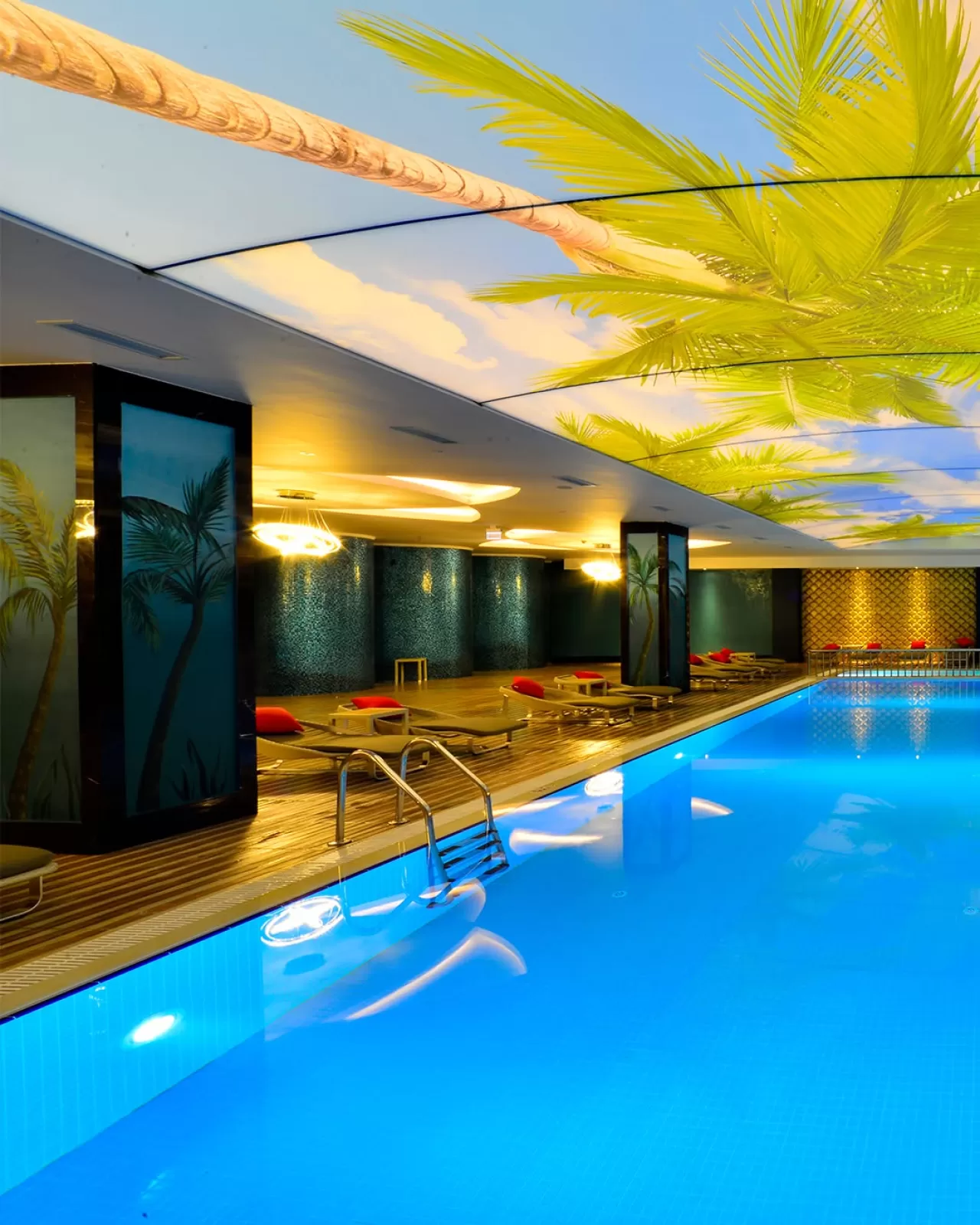 Azura Deluxe Resort&SPa'da Kış Aylarında Kapalı Yüzme Havuzu Keyfi