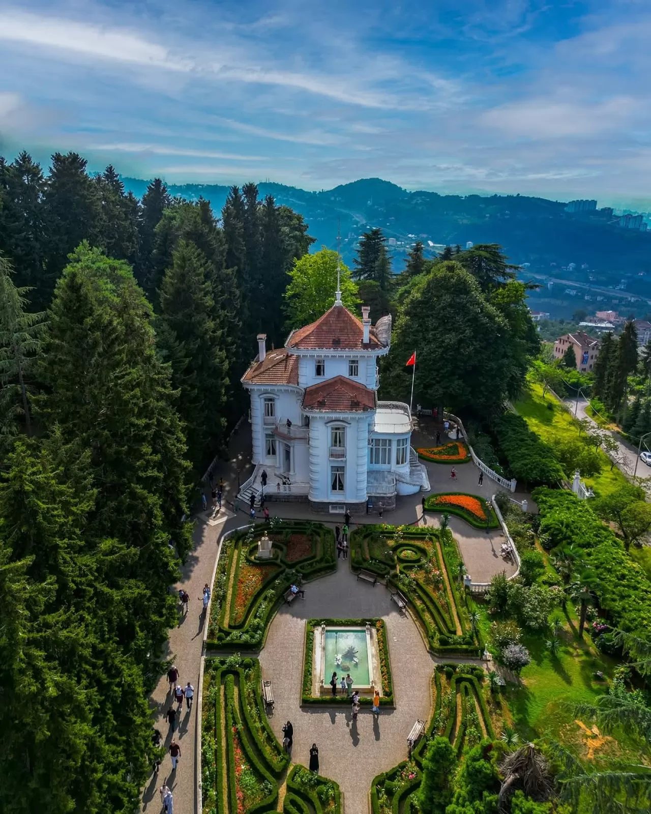 Trabzon'daki Atatürk Köşkü, Tarihi ve Mimari Dokusuyla Dikkat Çekiyor